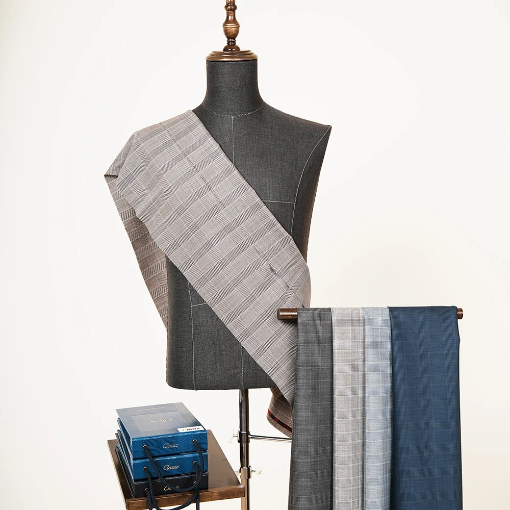 Elegant Check RTS 100% Wool Fabric Worsted Merino Wool Suiting Fabric for Tailored Italian Suit