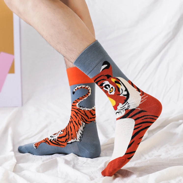 

2021 unique custom jacquard design own brand personality animal tiger fashion women men funny happy cotton tube crew socks, Accept customized colours
