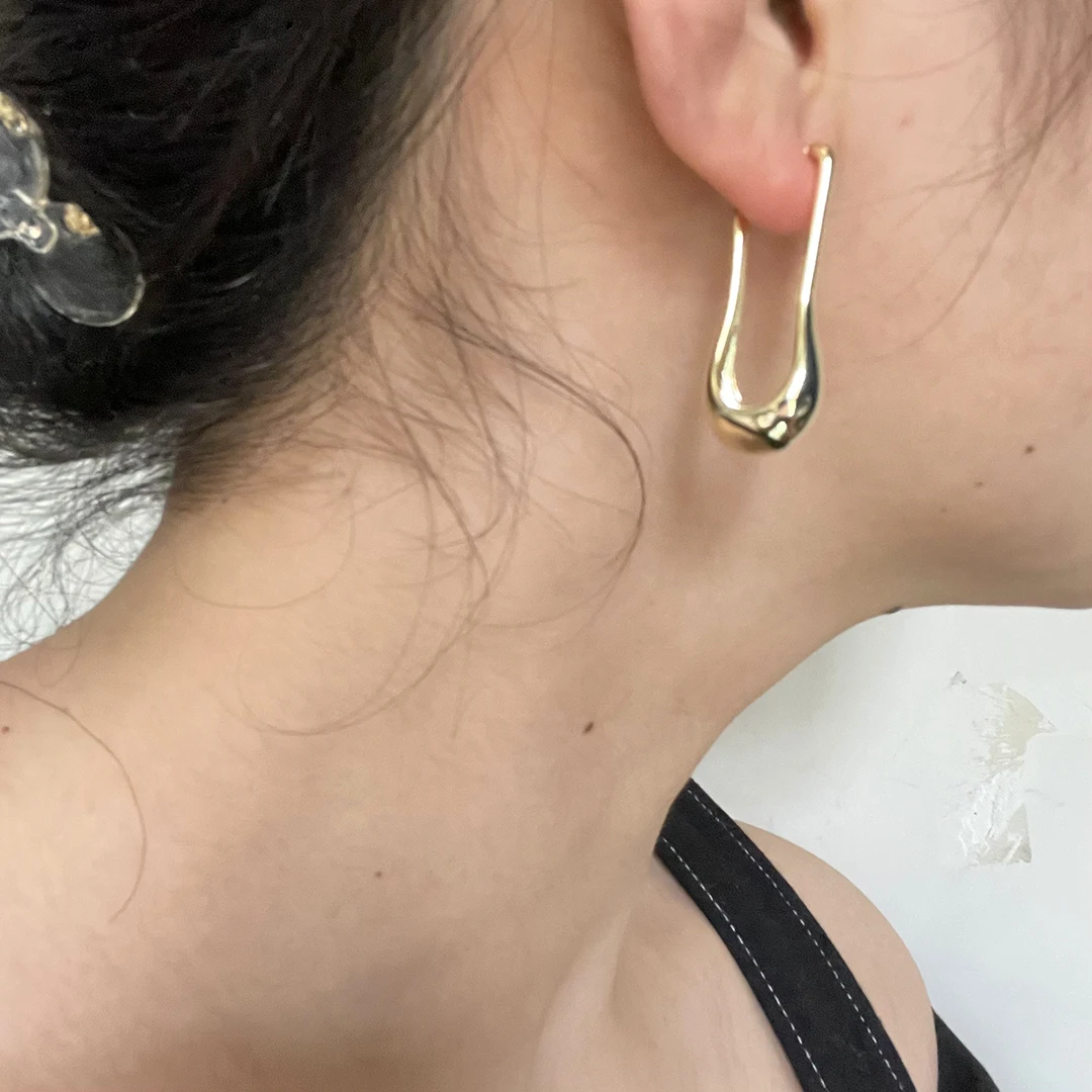 

U Shape Thin Hollow Waterdrop Gold Earrings Long Dangle Geometric Hoop Earrings for Women French Minimalist Fashion Jewelry 2021