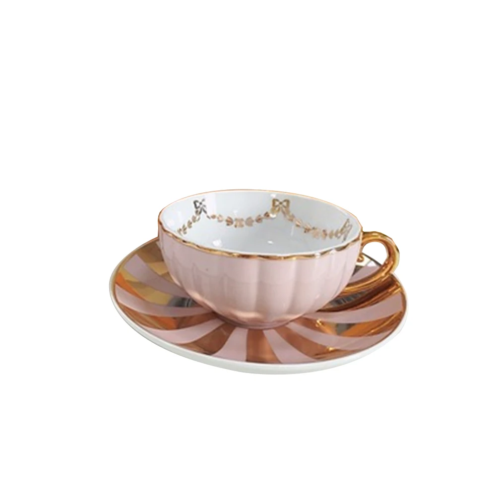 

Elegant Pink Coffee Cup Saucer Spoon Set Europe Princess Ceramic Tea cup 180ml Top Porcelain Teacup Cafe Teatime Drinkware