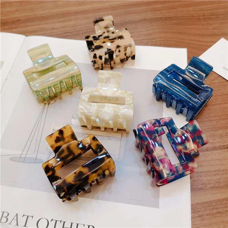 Acetic acid hair claws girl te