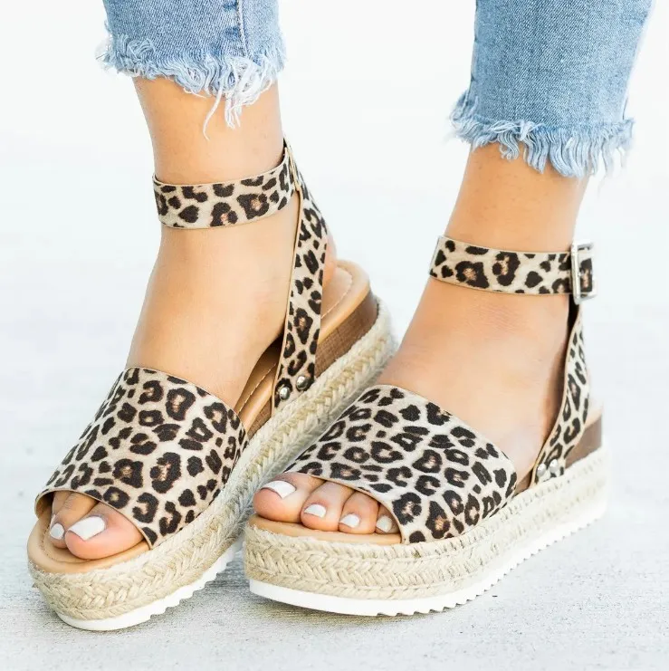 

Amazon AliExpress Hot Selling Sandals Flat Women Plus Size Leopard Print Platform Ankle Belt Buckle Sandal Women Casual