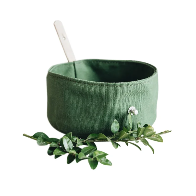 

In Stock Travel Dog Bowl Pet Bowls Cat Food Bowls Water or Feed Container, Customized color