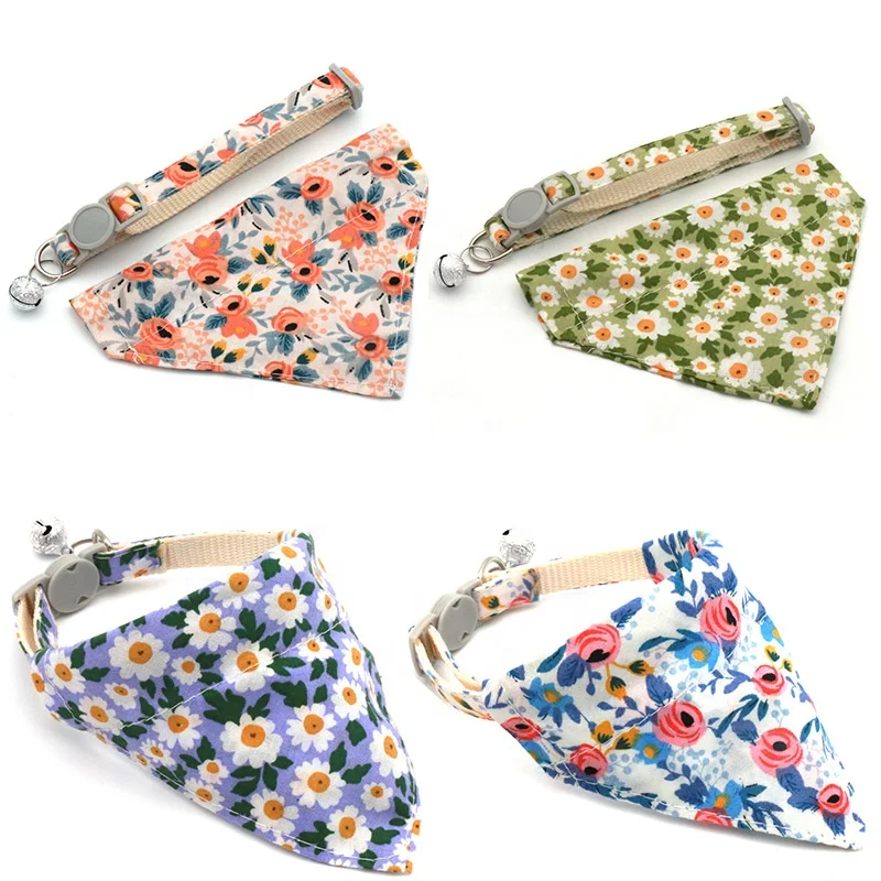 

Cat Accessories Triangular Bibs Printed Flower Dog Bandanas Cat Collar Wholesale Cotton Polyester Pet Bandana Collar