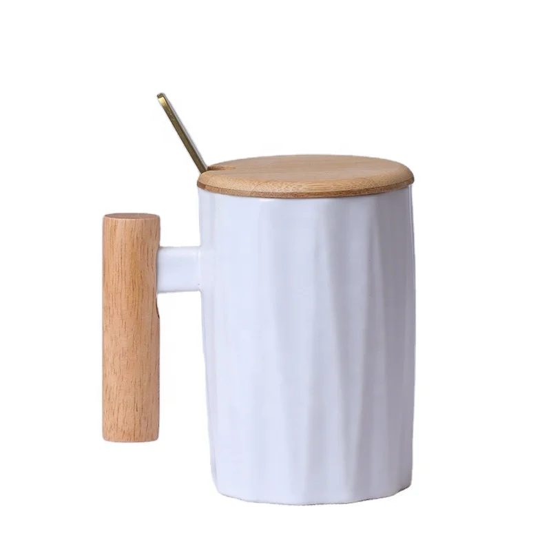 

Western style creative design 380ml ceramic coffee cup black / white water mug cup with bamboo lid and spoon