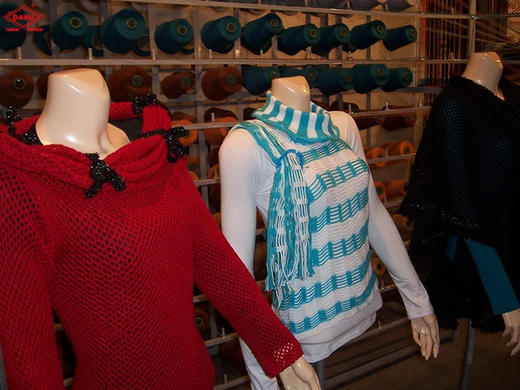 DOUBLE NEEDLE BAR RASCHEL MACHINE FOR SCARVES, SHAWLS 05.JPG