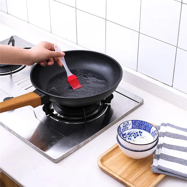 

Split Type Silicone Oil Brush High Temperature Resistant Small Barbecue Brush Kitchen Accessories, As photo