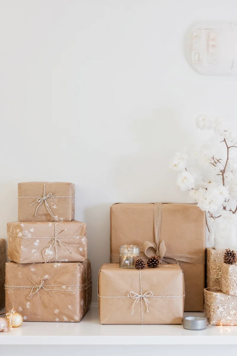 Creative brown Christmas paper wrapping ideas for family-friendly homes