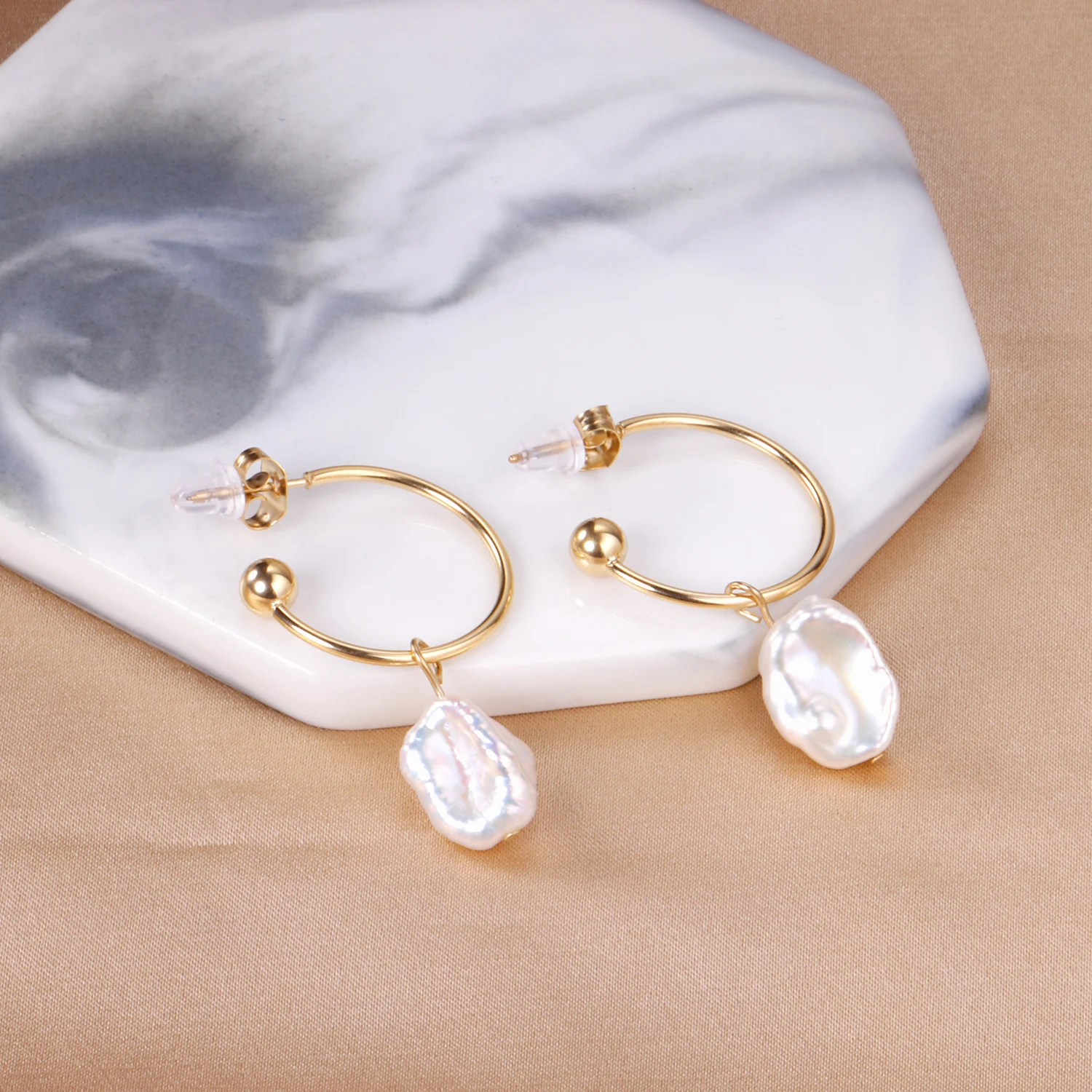 

Luxury 18K Gold Plated Stainless Steel Earring Jewelry Natural Pearl Hoop Earrings for Women