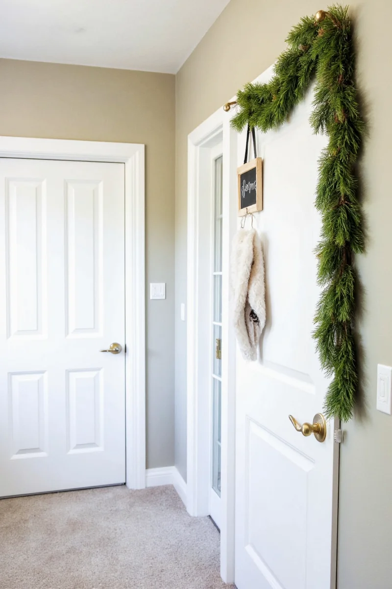 5 foolproof ways to hang garland on your door without breaking the wall