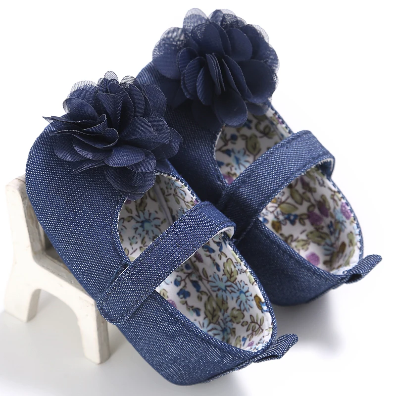 

Walking shoes pure color lovely flower girl Princess Baby Shoes