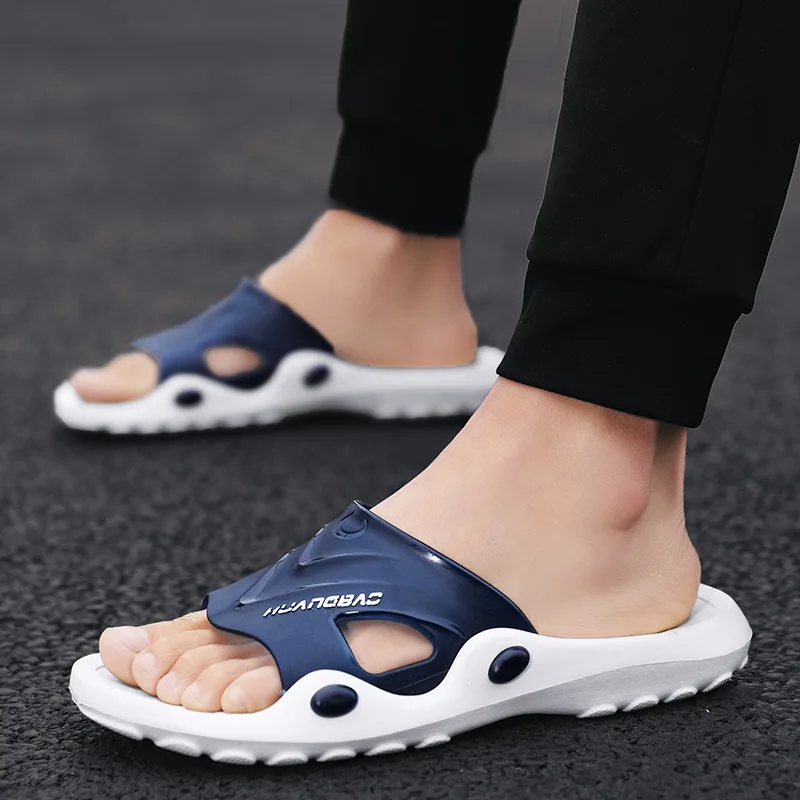 

2021 Hot sale men's fashion summer slippers thickness bottom flat shoes men's outdoor beach casual slippers, As pictures