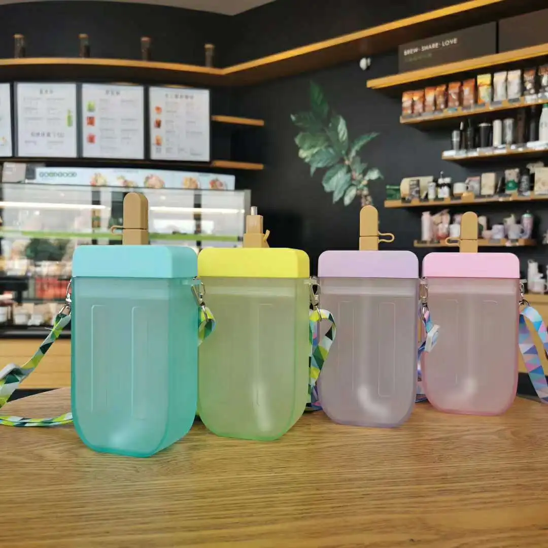 

1 day delivery Bolsos para mujer cute outdoor juice drinking water bottle suitable straw cup popsicle water bottle bag with rope, Multi color