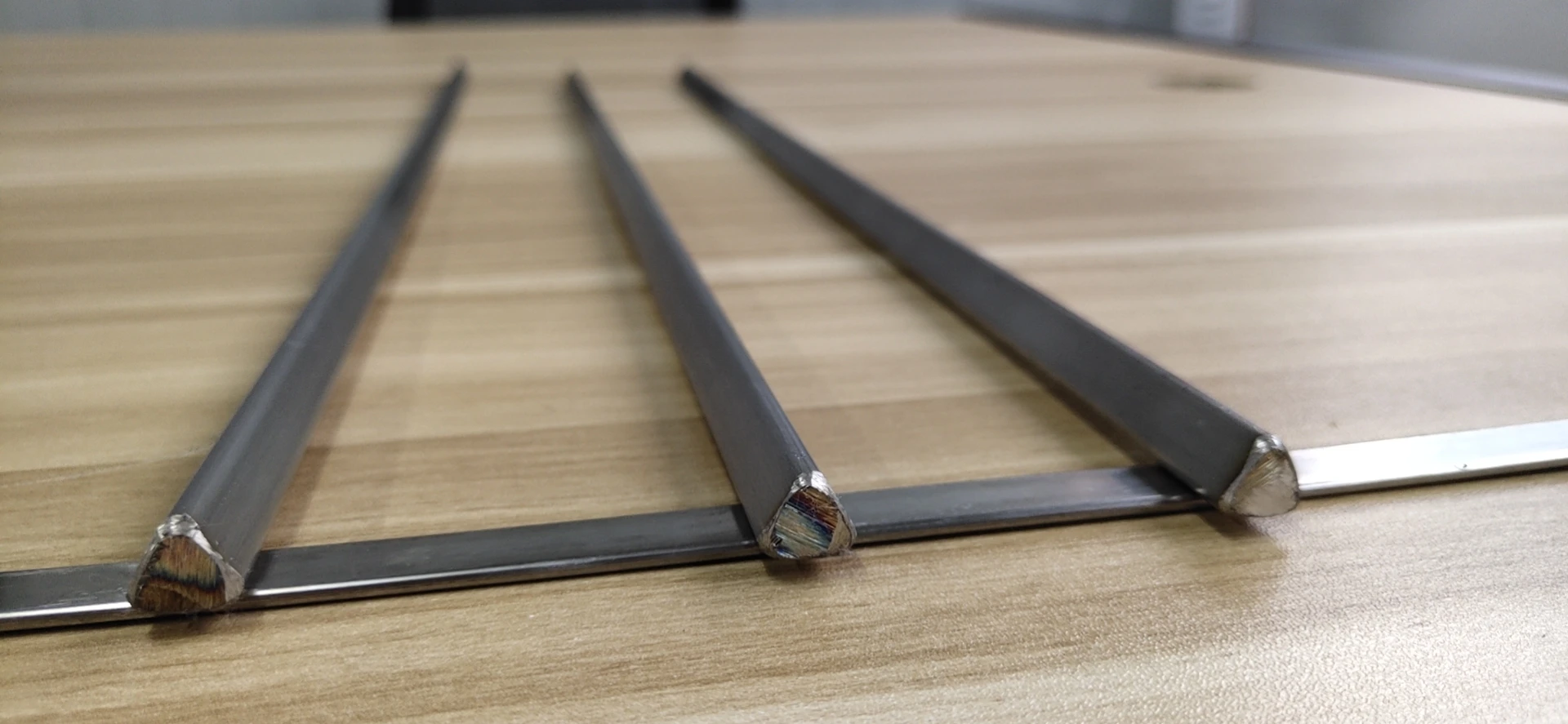 Metal Triangle Rods 特殊鋼バー 1045 1050 炭素鋼三角形バーロッド - Buy 鋼三角形バー、特殊鋼バー、三角鋼バー Product on Alibaba.com