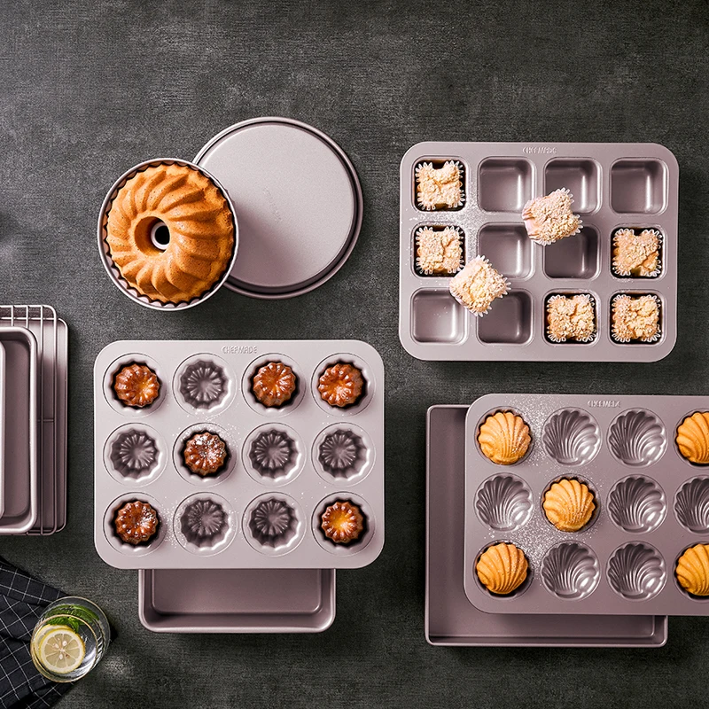 

CHEFMADE Kitchen Bakeware 12 Holes 12 Cavity Mini Metal Moldes Para Donuts Shape Tray Cake Mold Donut Baking Mould, Champagne gold