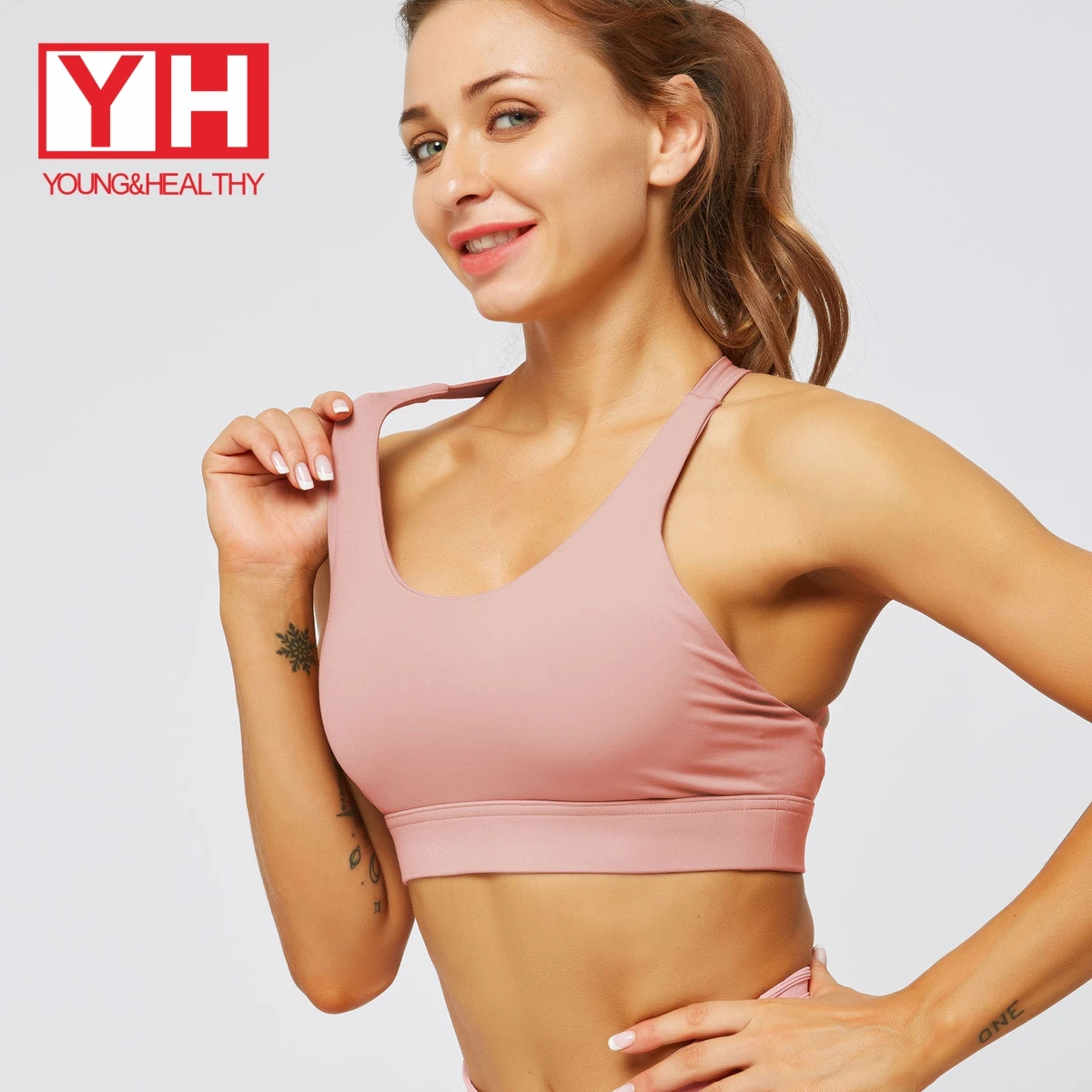 

Favorable Price Custom Logo HJot Selling Fashion Criss Cross Big Size Sports Bra For WOmen