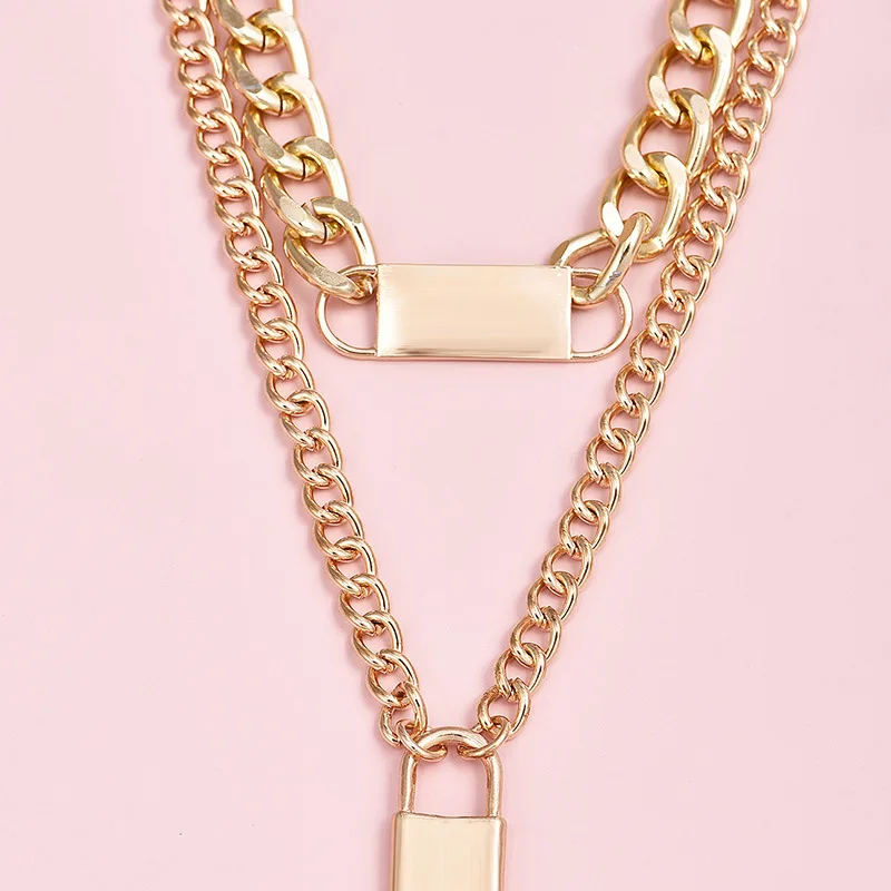 

Fashion Exaggerated Alloy Heavy Metal Chain Lock Pendant Necklace for Women, Gold