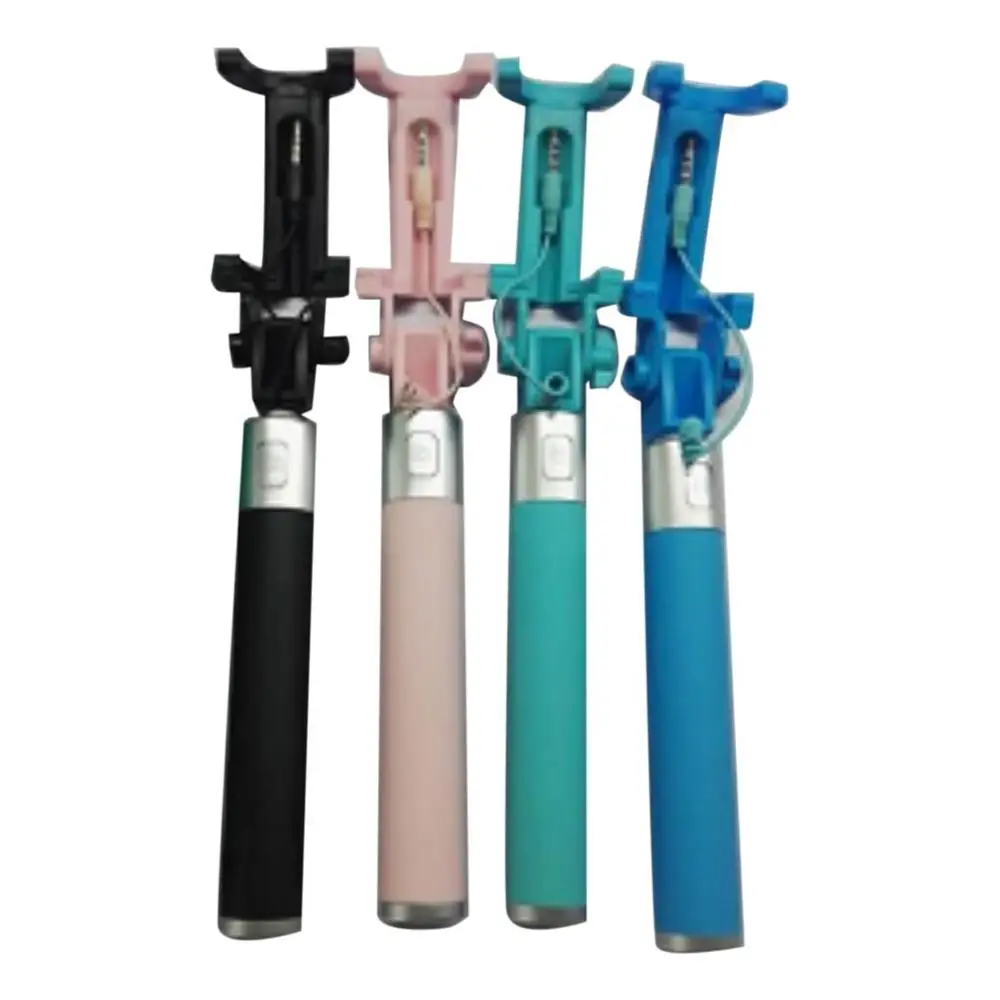 

Extensible Selfie Stick With wireless Controls Built-in & Adjustable Clamp