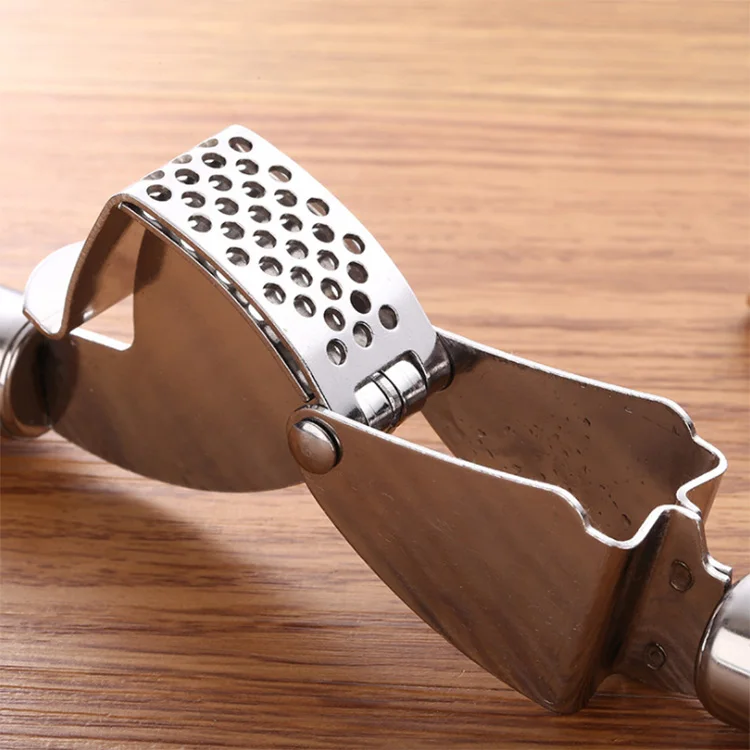 garlic cutter