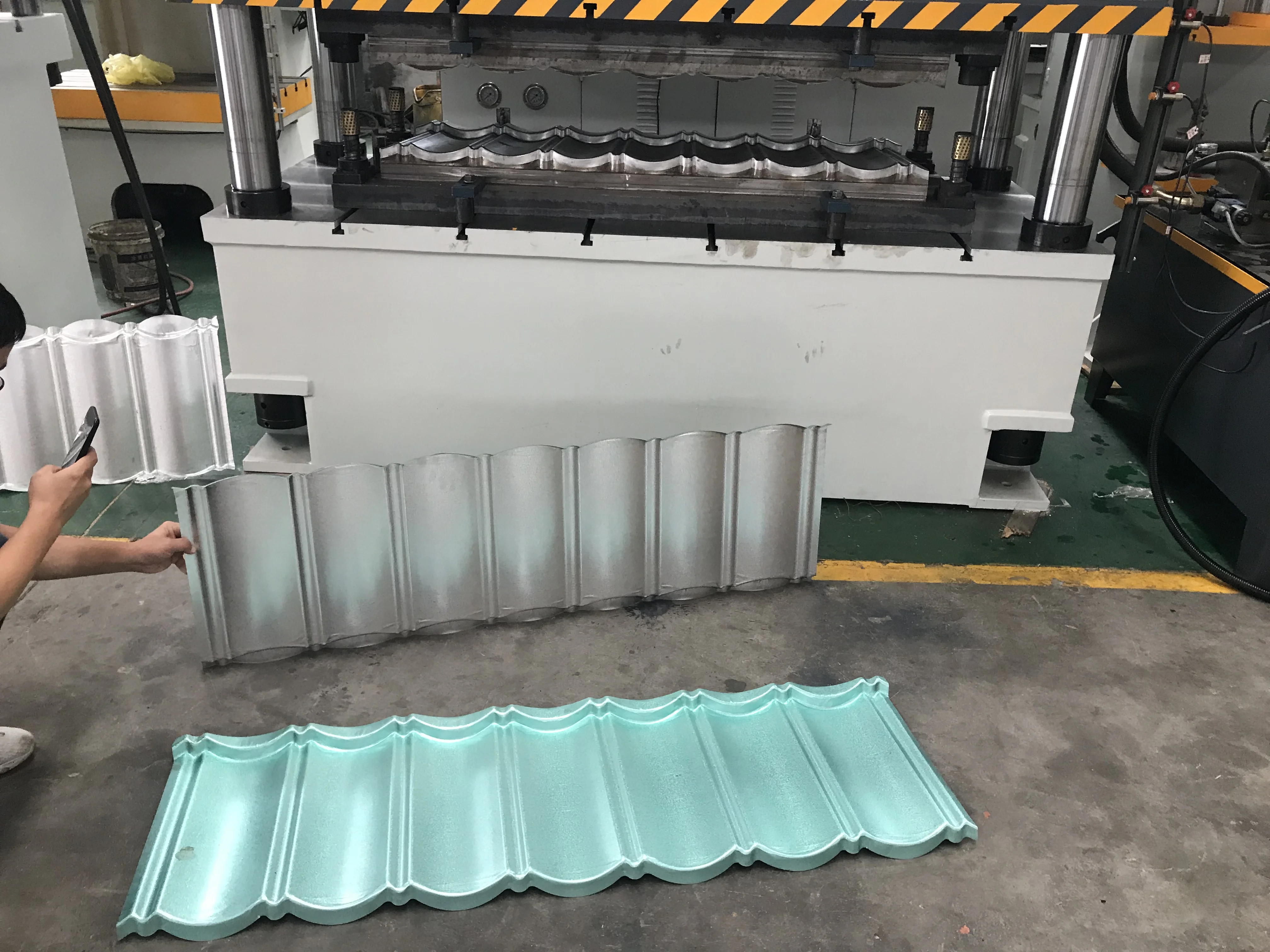 metal tile press (12).JPG