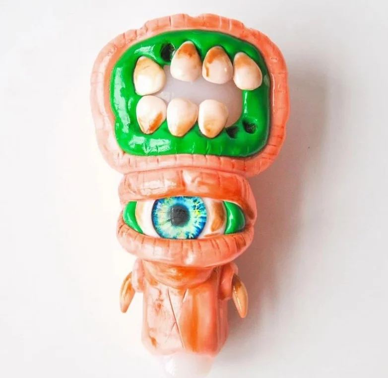 

SHINY Halloween Gift Monster Eye Pipe Smoking Weed Resin Pipe Glass Smoking Hand Pipe, Colorful