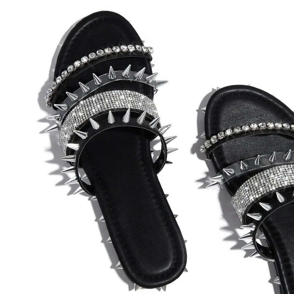 

In stock fashion flat Women's Spike Sandals Slipper Fashion Outdoor Slippers