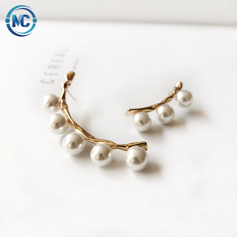 

Multi Faux Pearl Asymmetric Earrings Arc Irregular Geometric Earrings for Women French Elegant Earrings 2021 Minimalist Jewelry