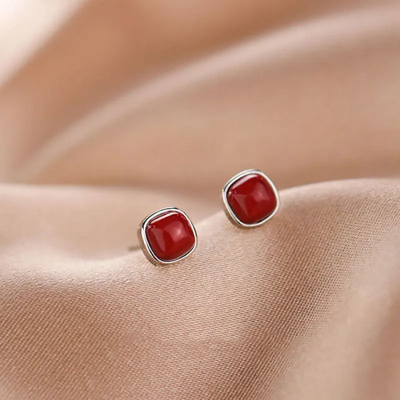 

2023 Summer Small Agate Sterling Silver Red Bean Luxury Jewelry Earrings For Women