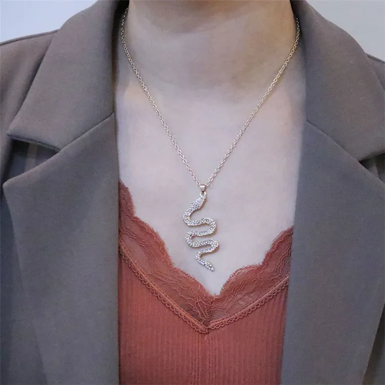 

Cross-Border European And American Snake-Shaped Necklace Creative Diamond Pendant Net Red Accessories Fashion Metal Snake Ins Ne, Picture shows