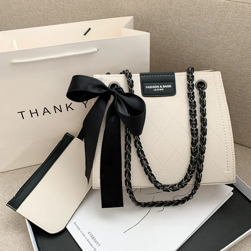 

Leisure and fashion Simple shoulder crossbody big rhomboid chain tote handbags set