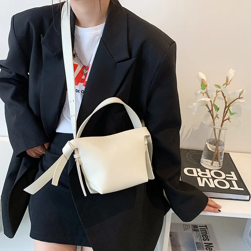 

2021 popular gir bag summer new fashion one-shoulder stiletto bag women hand bag