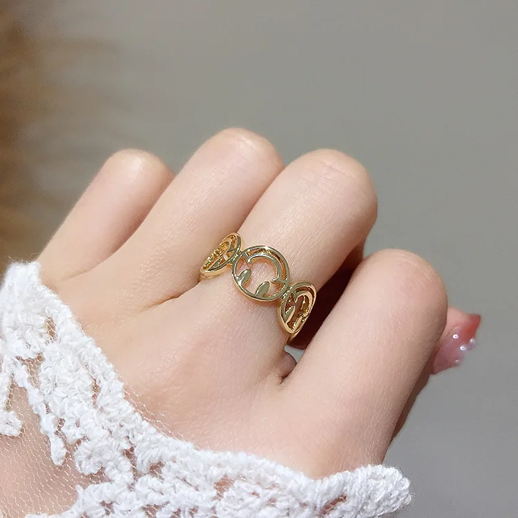 

2020 fashion metal smiling face finger ring for girls