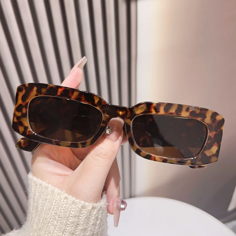 2024 New Simple square Sunglasses European and American Fashion Brand Rectangular Versatile Sunglasses