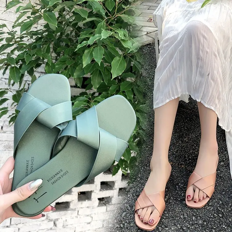 

Wholesale new fashion comfortable flat outer wear summer flip-flop beach women's slippers, As picture