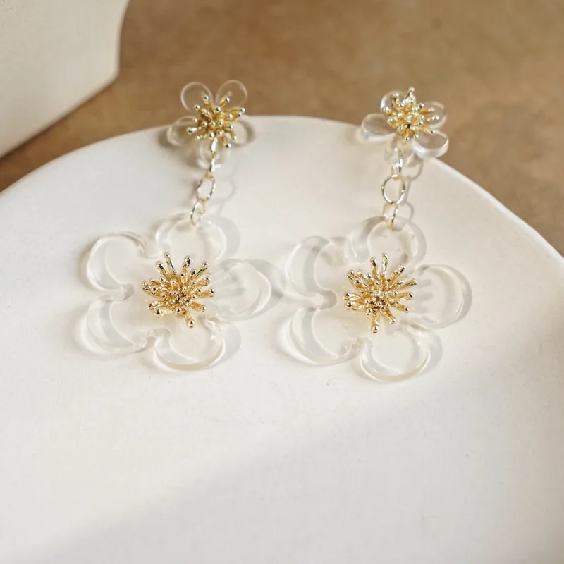 

ins style earrings flowers wild lady temperament earrings S925 silver needle super fairy petal French earrings, As pic