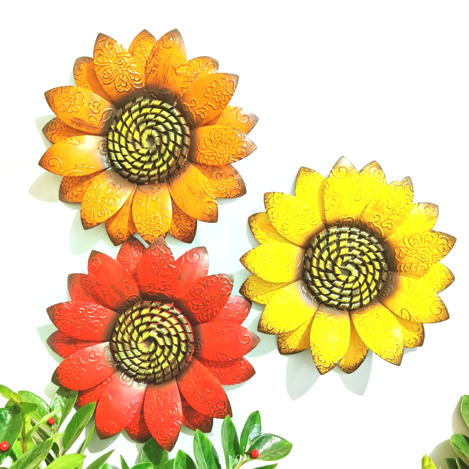 

American Retro Wrought Iron Sunflower Wall Hanging Creative Metal Wall Decoration, Gold