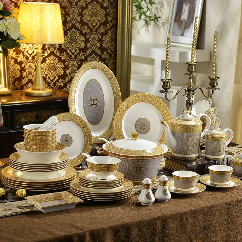 

Wholesale Luxury Tableware 58 Pcs Bone China Gold Mosaic Royal Western Ceramic Dinnerware set, White and gold