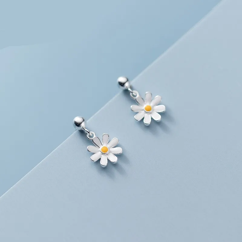 

Summer Fresh Jewelry Daisy Flower S925 Silver Stud Earrings Little Flower Sterling Silver Stud Earrings