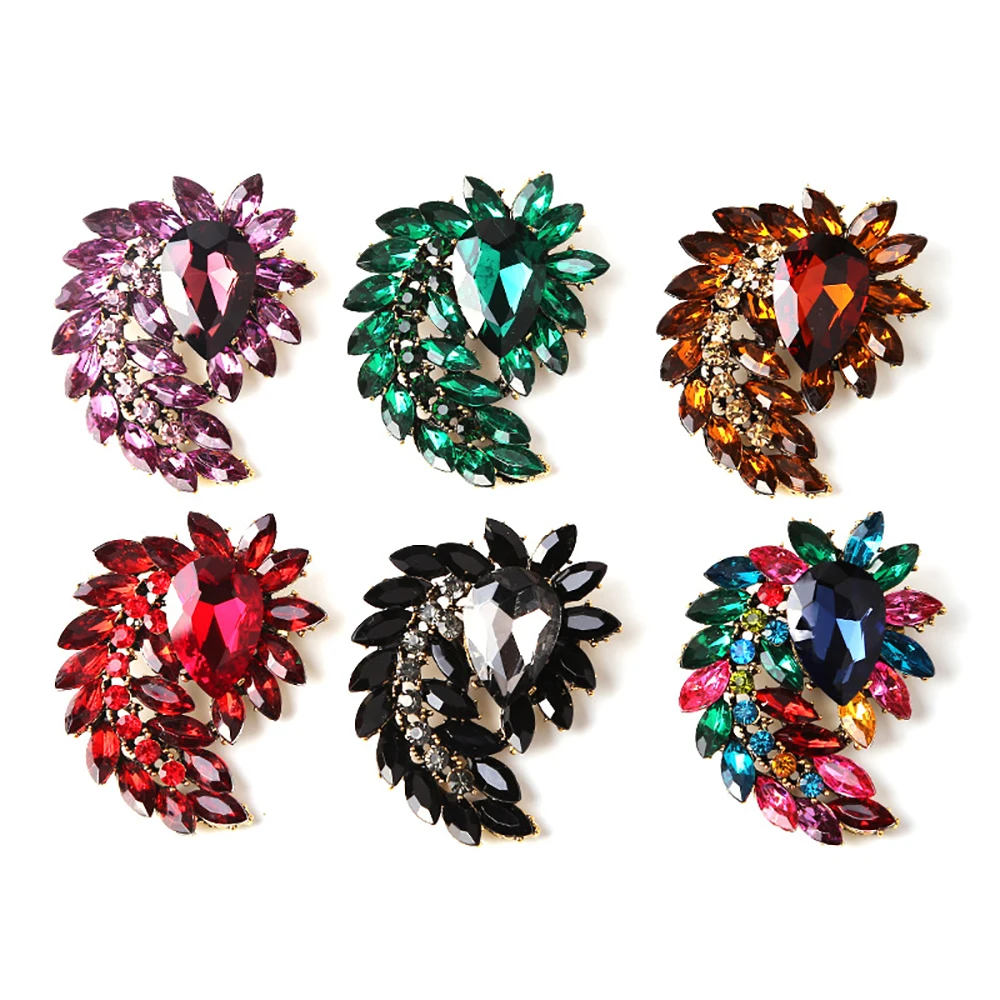 

Retro Antique Gold Color Plated Crystal Rhinestones Flower Pins and Brooches for Women Dress Party, Many color can be chosen