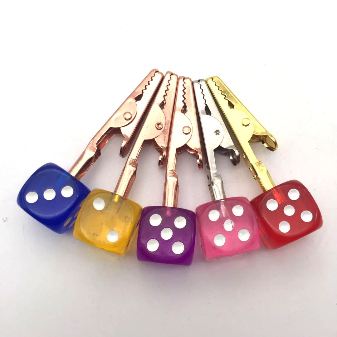 

Personality Creative Dice Smoking Holder Long Nail Smoke Prevention Game Cigarette Holder Roach Clips