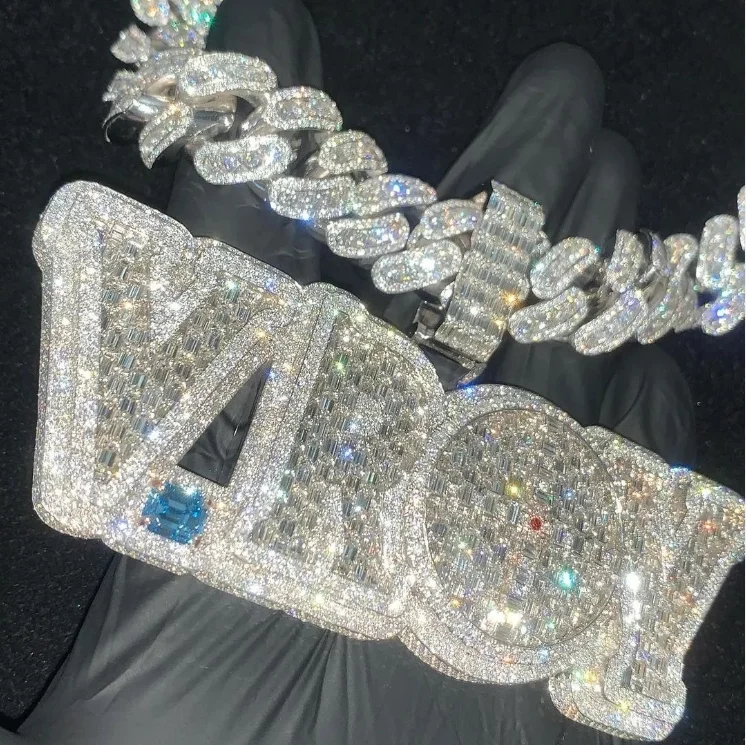 

Factory Directly Sale Cubic Zirconia Customized Initial Necklace Large Size Name plate Ice Out Pendant Bling HIPHOP Gift