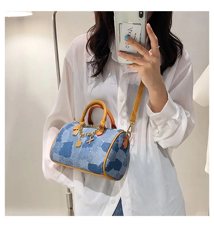 

Fashion Design Boston Bag Personalized Tote Bag Ladies New Letter Printed Denim Handbag Texture Hardware Chain Lock Should bag, As picture
