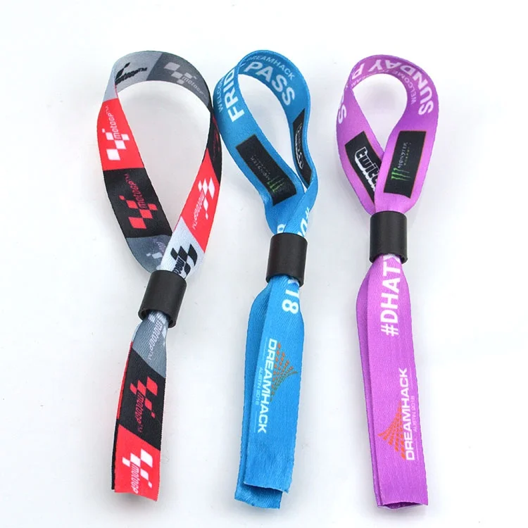 Promotional Eco Friendly Adjustable Plastic Clip Event Party Bracelet