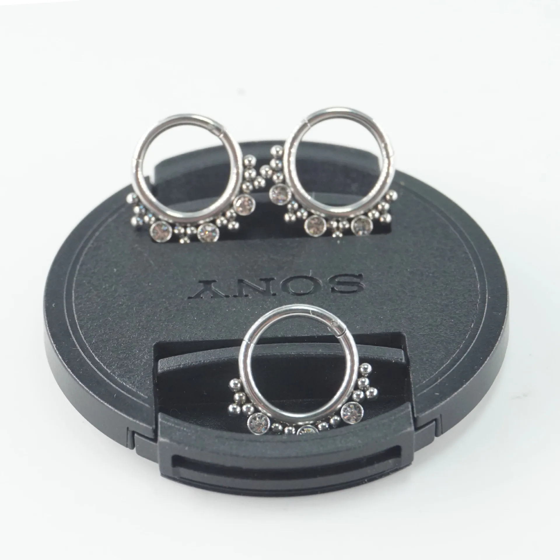 

HOVANCI 4 INS Popular personalized luxury welding beads threaded banana tiny attachments Trio Ball nose ring, As picture