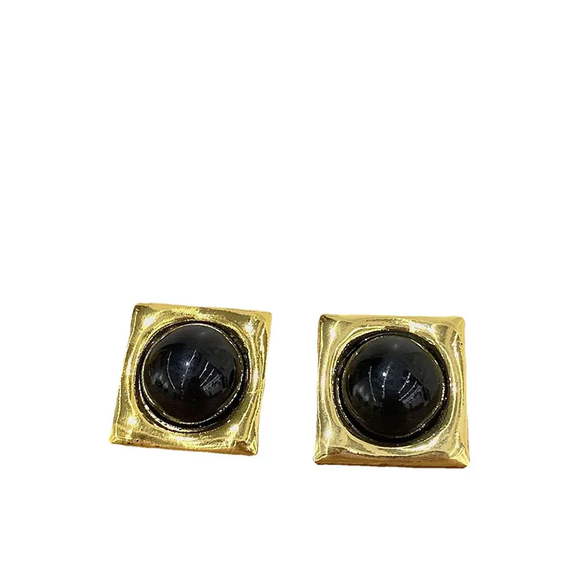 

Vintage Distressed Square Metal Black Glass Ball Stud Earring Women Exaggerated Temperament Party Jewelry Gift 202105