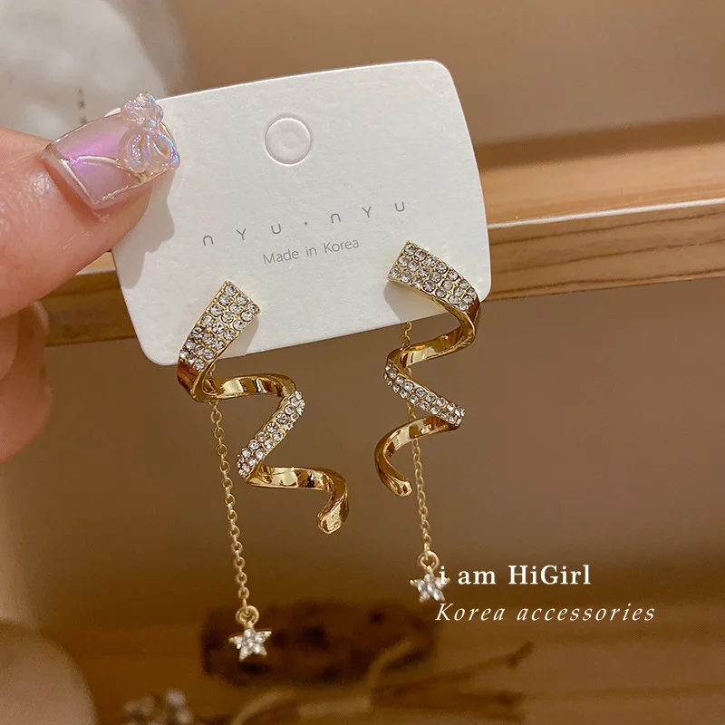 

2021 fashion women star crystal spiral dangle earring