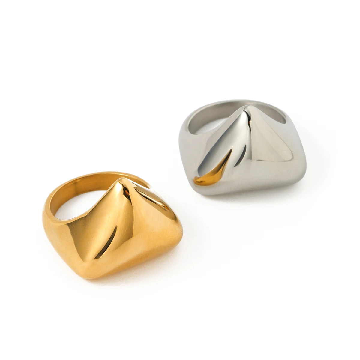 

J&D Clean Fit 18K Gold Stainless Steel Jewelry Geometric High Quality Smooth Triangle Chunky Ring Women