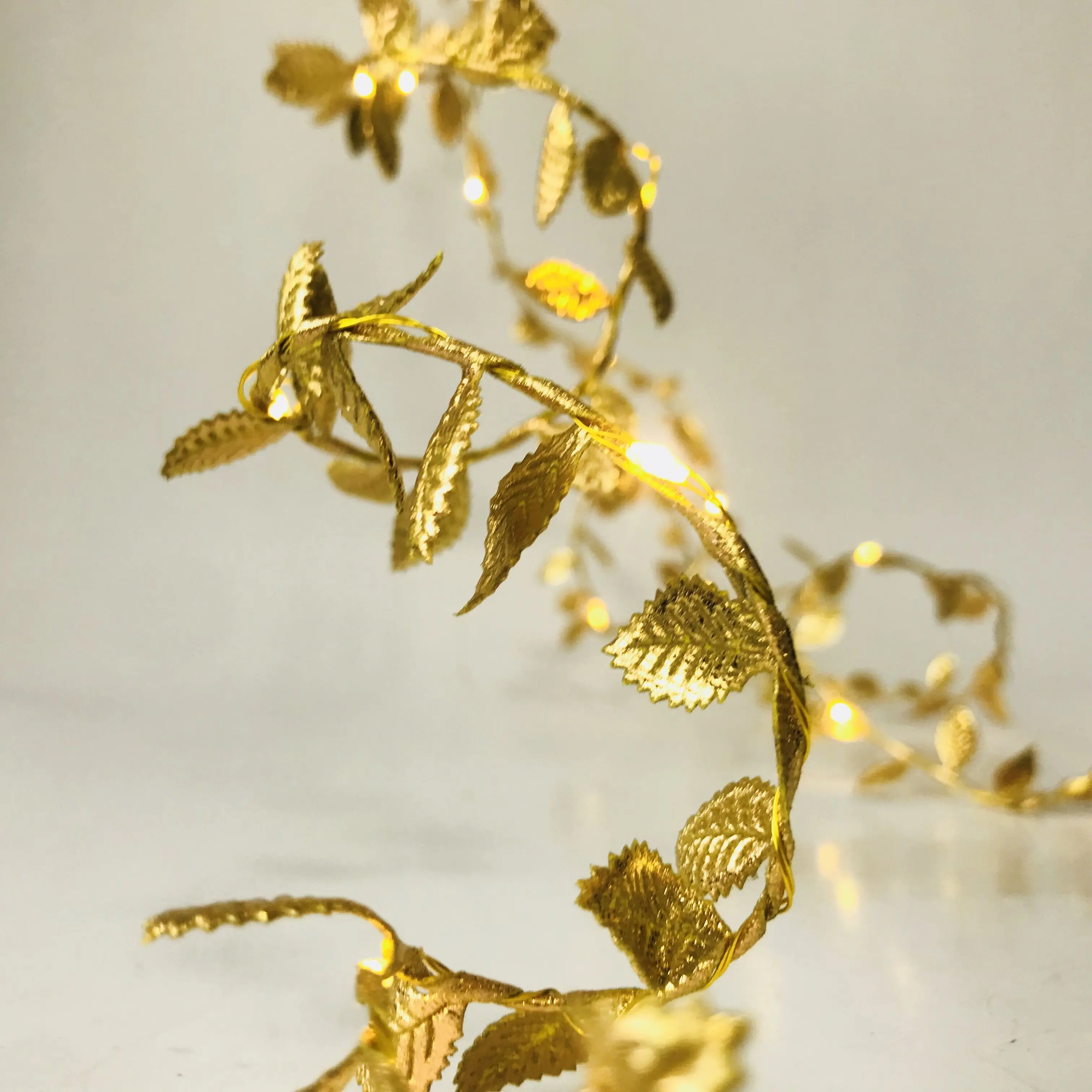 Christmas elf with present , free transparent clipart 30 Count Warm White Led Copper Wire Light Battery Operated Gold Leaf Garland String Lights Fairy