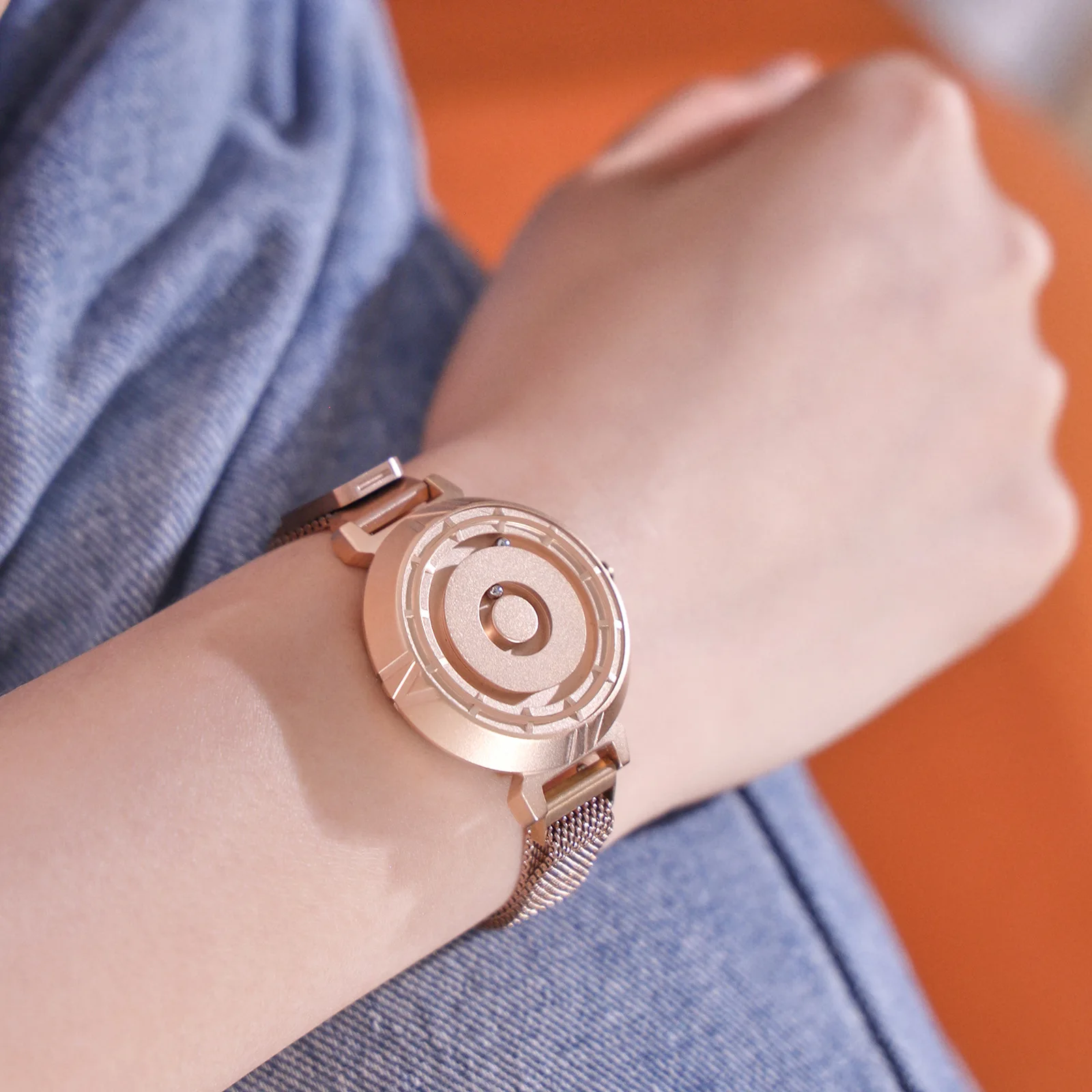 EUTOUR 019 Ladies Magnetic Watch Women Luxury Gold Quartz Watches Stainless Steel Mesh Bracelet Female Wristwatches Reloj Mujer