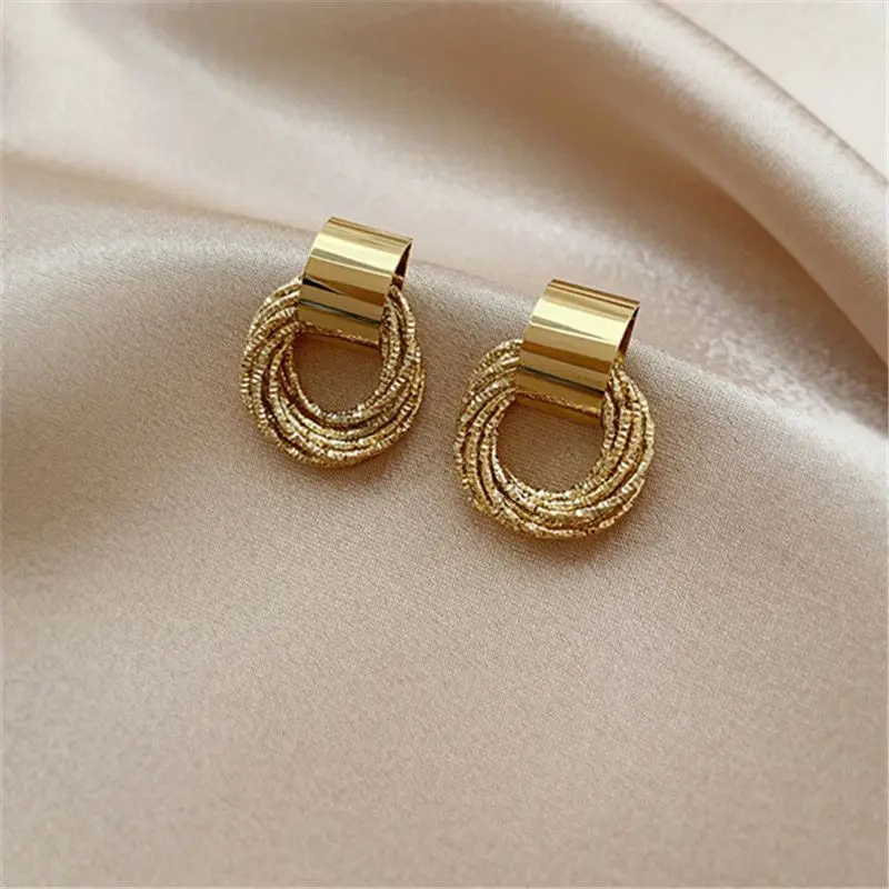 Retro Metallic Gold Multiple Small Circle Pendant Earrings 2023 Jewelry Fashion Wedding Party Unusual Earrings For Woman